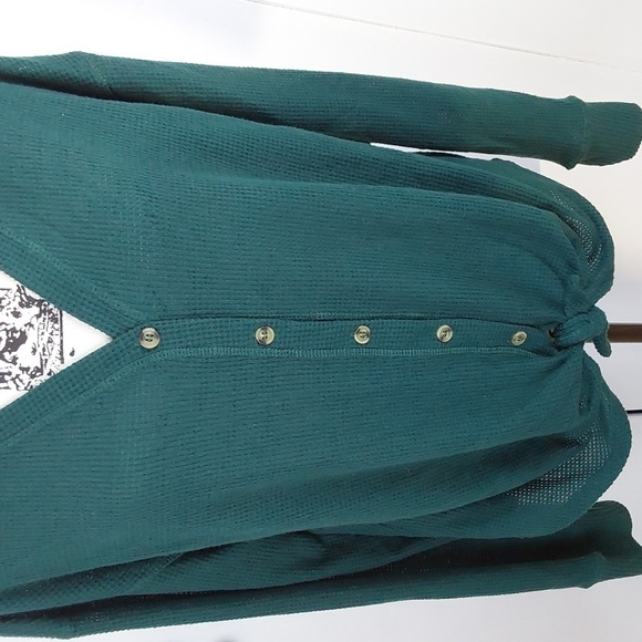 So- Womens Green Cozy Soft Button Tie Front Waffle Weave Top Sz.L - Picture 2 of 6